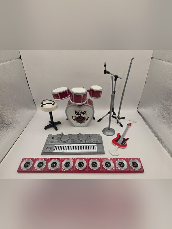Bratz Other - 2005 Bratz Rock Angelz Band Instruments Drums Headset Guitar Keyboard